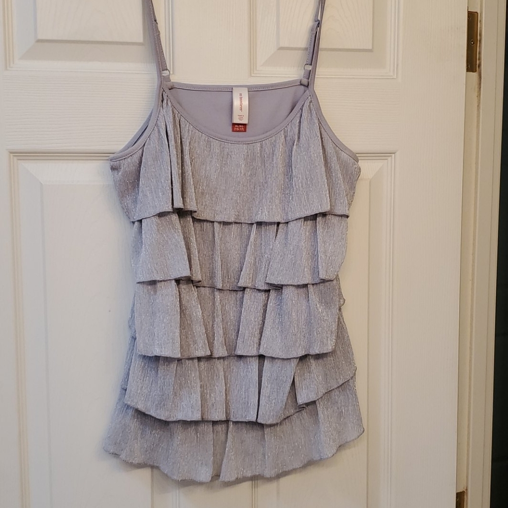 Cute flowy tank top.